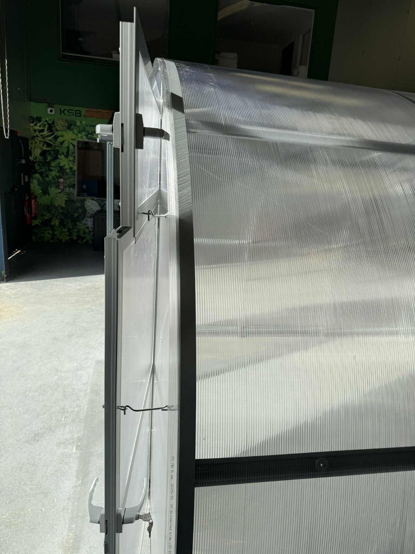 A detail on the frame of a Sigma 300 (Gen III) greenhouse.